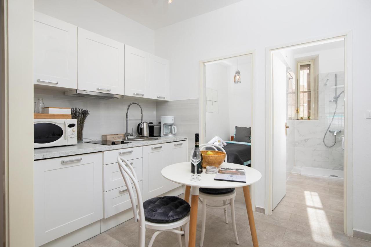 Kandlers Street Apartment Пула Экстерьер фото